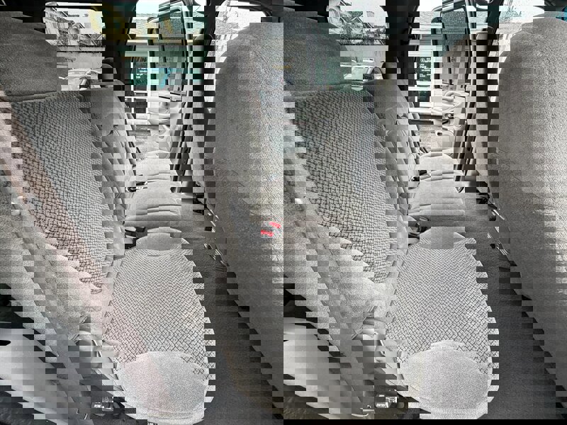 Used 2002 Ford Expedition XLT image 17