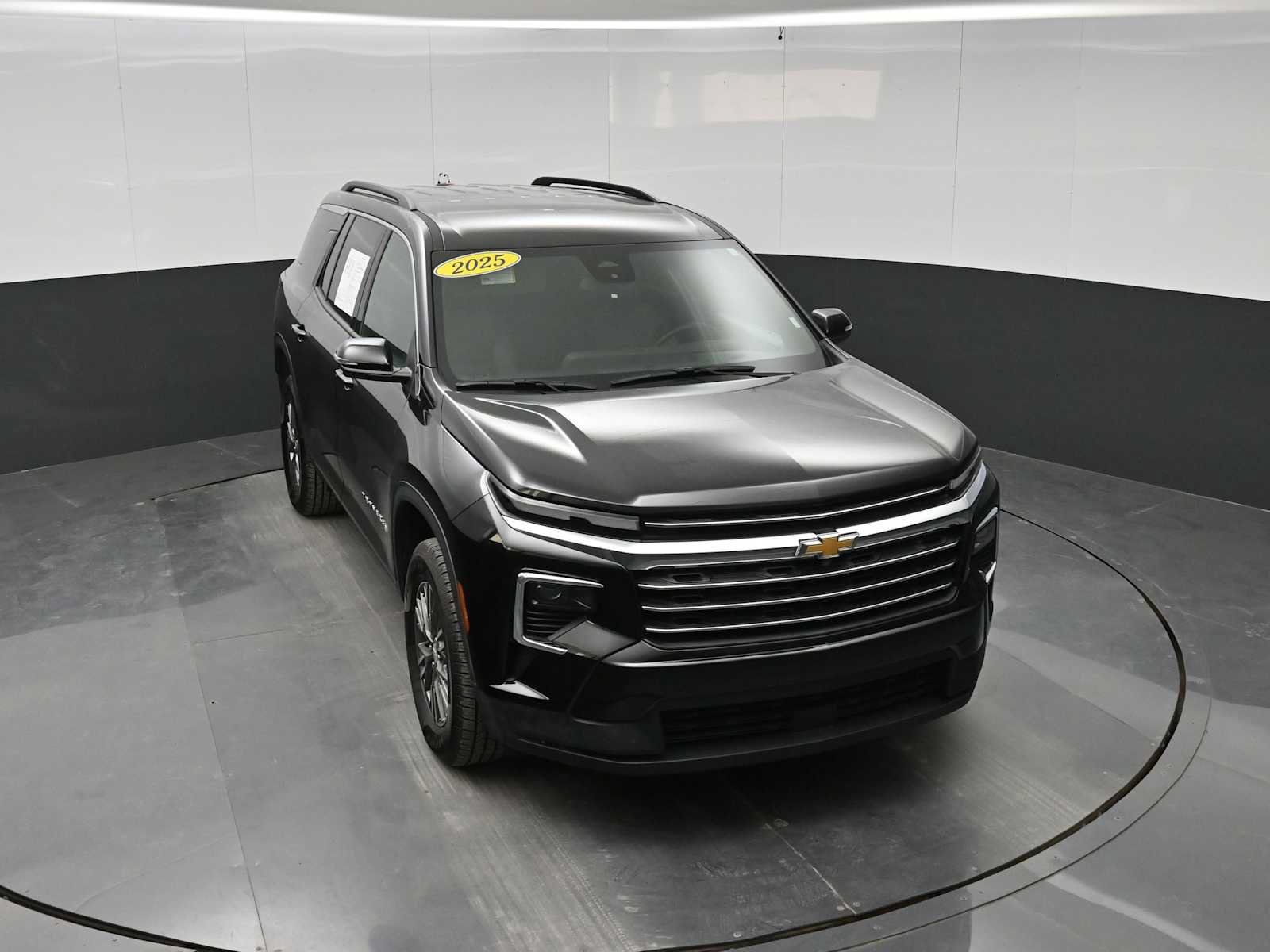 Used 2025 Chevrolet Traverse LT AWD/4WD image 28