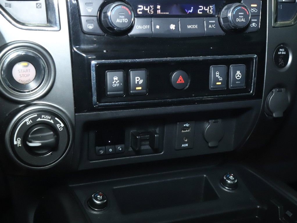 Used 2017 Nissan Titan Platinum Reserve image 24