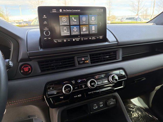 Used 2025 Honda Pilot TrailSport image 19