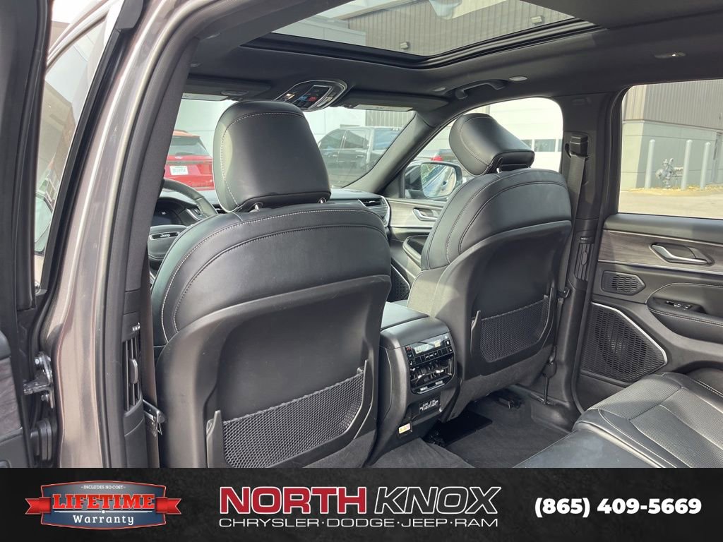 Used 2025 Jeep Grand Cherokee L Overland w/ Trailer Tow Package image 9