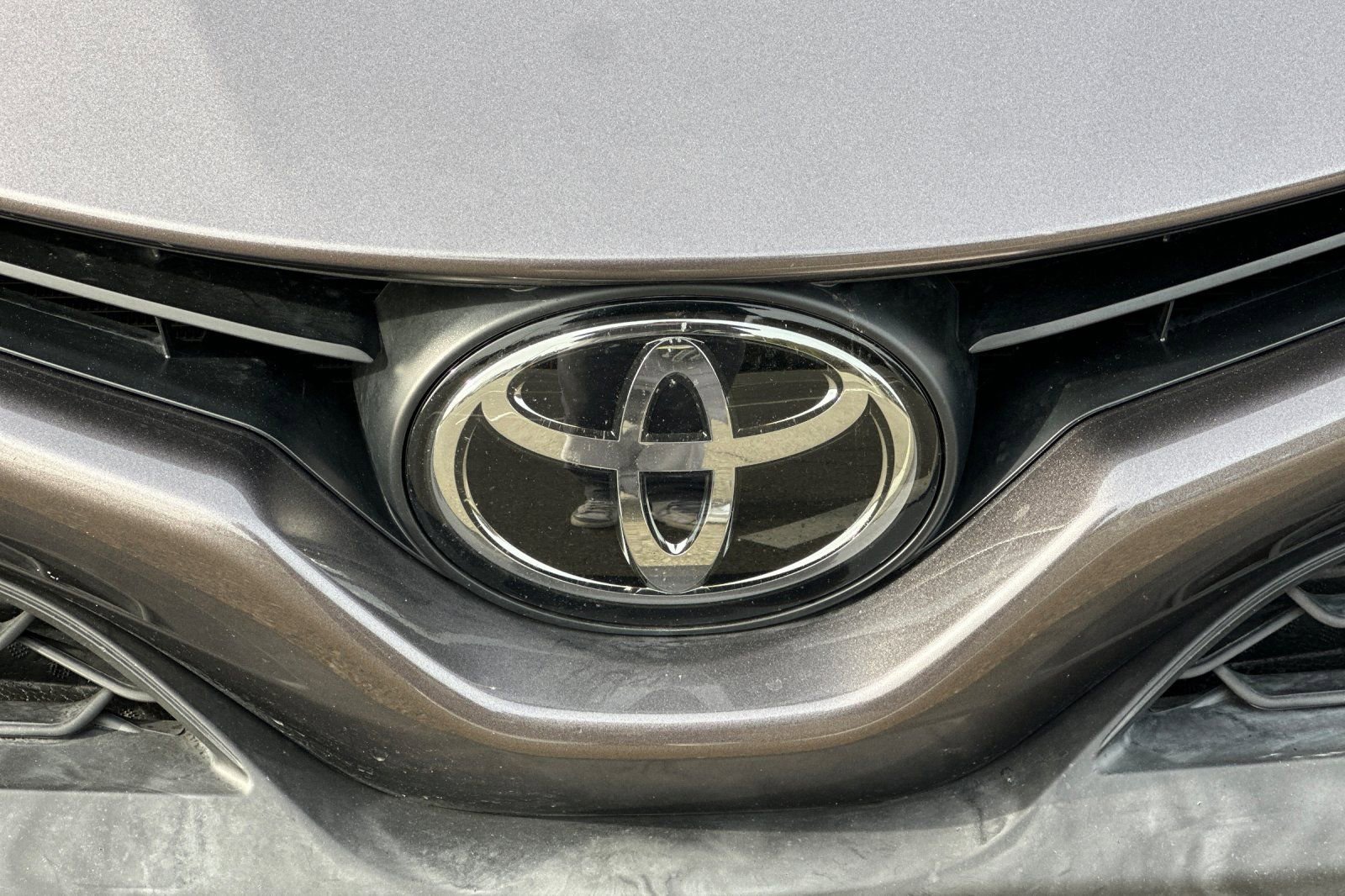 Used 2024 Toyota Camry SE image 44