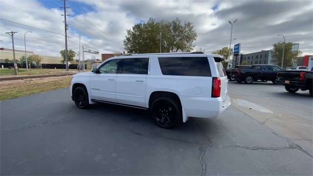 Used 2019 Chevrolet Suburban Premier image 6
