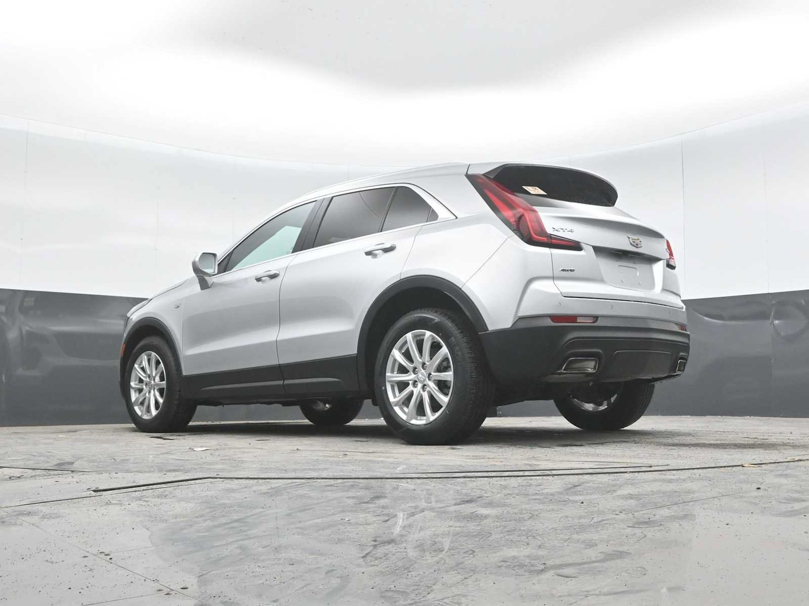 Used 2019 Cadillac XT4 Luxury w/ Cold Weather Package AWD/4WD image 37