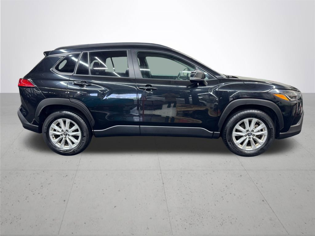 Used 2024 Toyota Corolla Cross LE AWD/4WD image 8