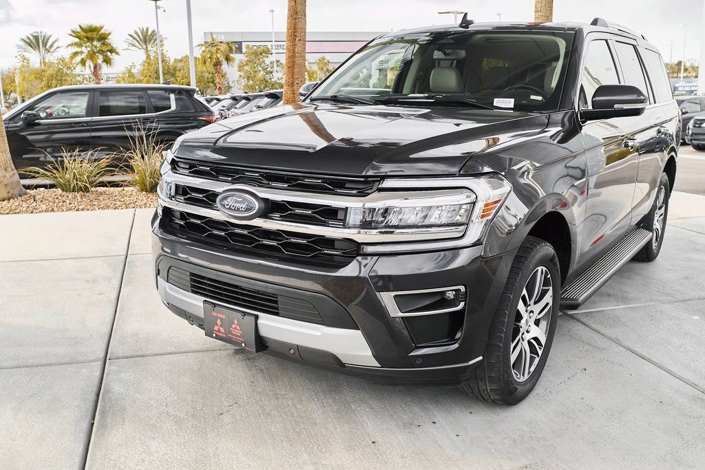 Used 2024 Ford Expedition Limited image 5