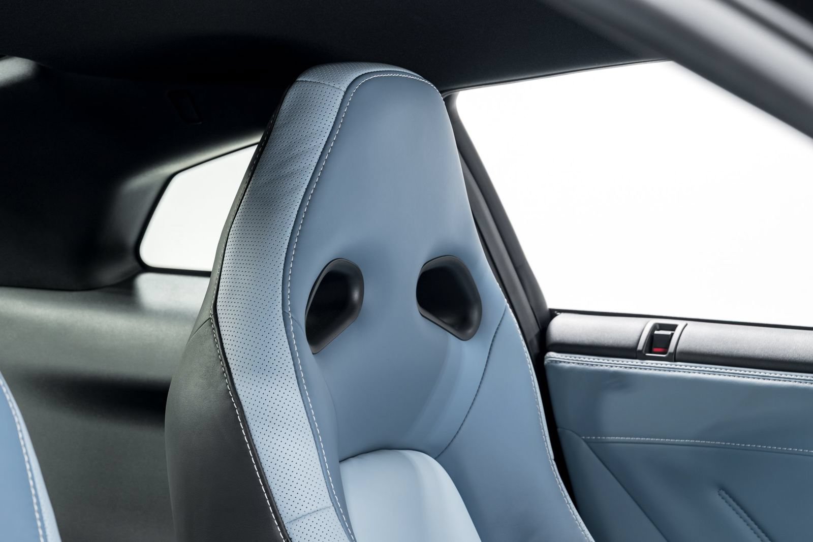Used 2024 Nissan GT-R w/ Floor Mat Package AWD/4WD image 30