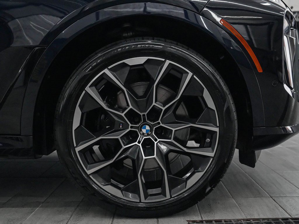 Used 2023 BMW X7 M60i w/ Executive Package image 9