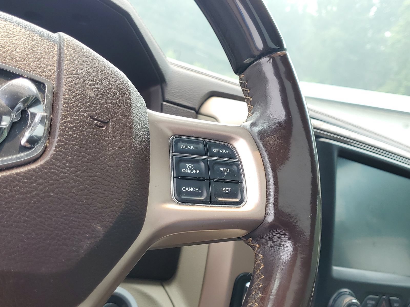 Used 2015 RAM 1500 Laramie Longhorn w/ Convenience Group AWD/4WD image 17