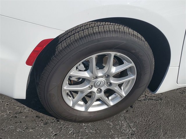 New 2026 Chrysler Pacifica Select image 5