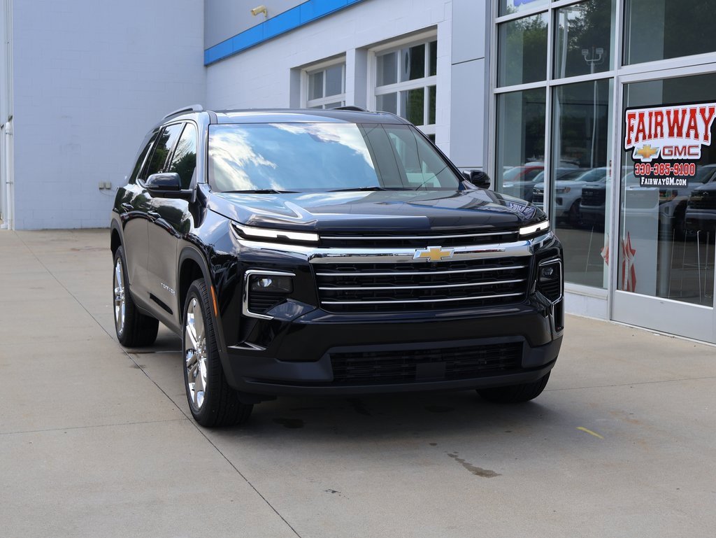 New 2025 Chevrolet Traverse LT w/ Driver Confidence Package image 2