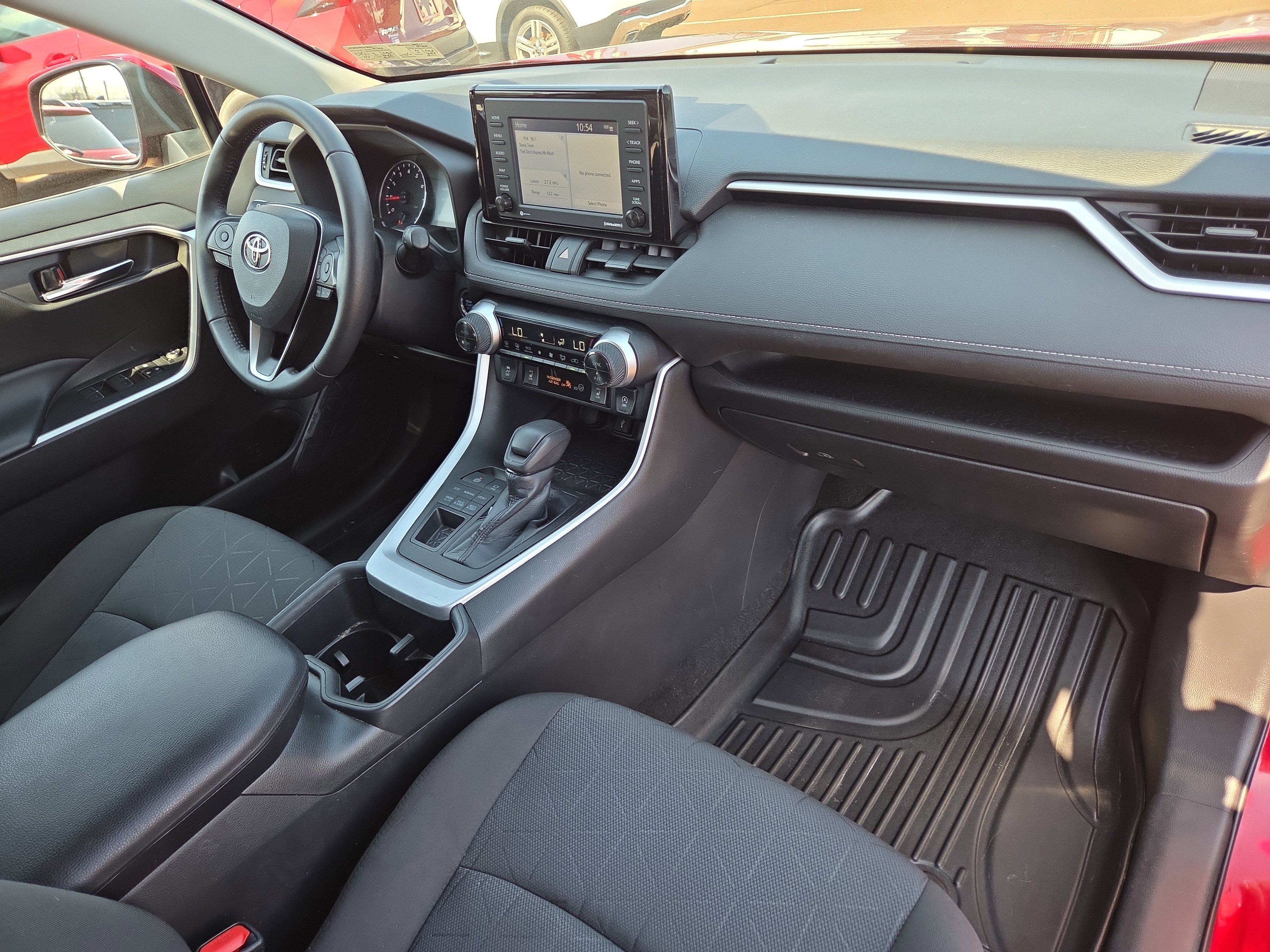 Certified 2022 Toyota RAV4 XLE w/ Convenience Package image 17