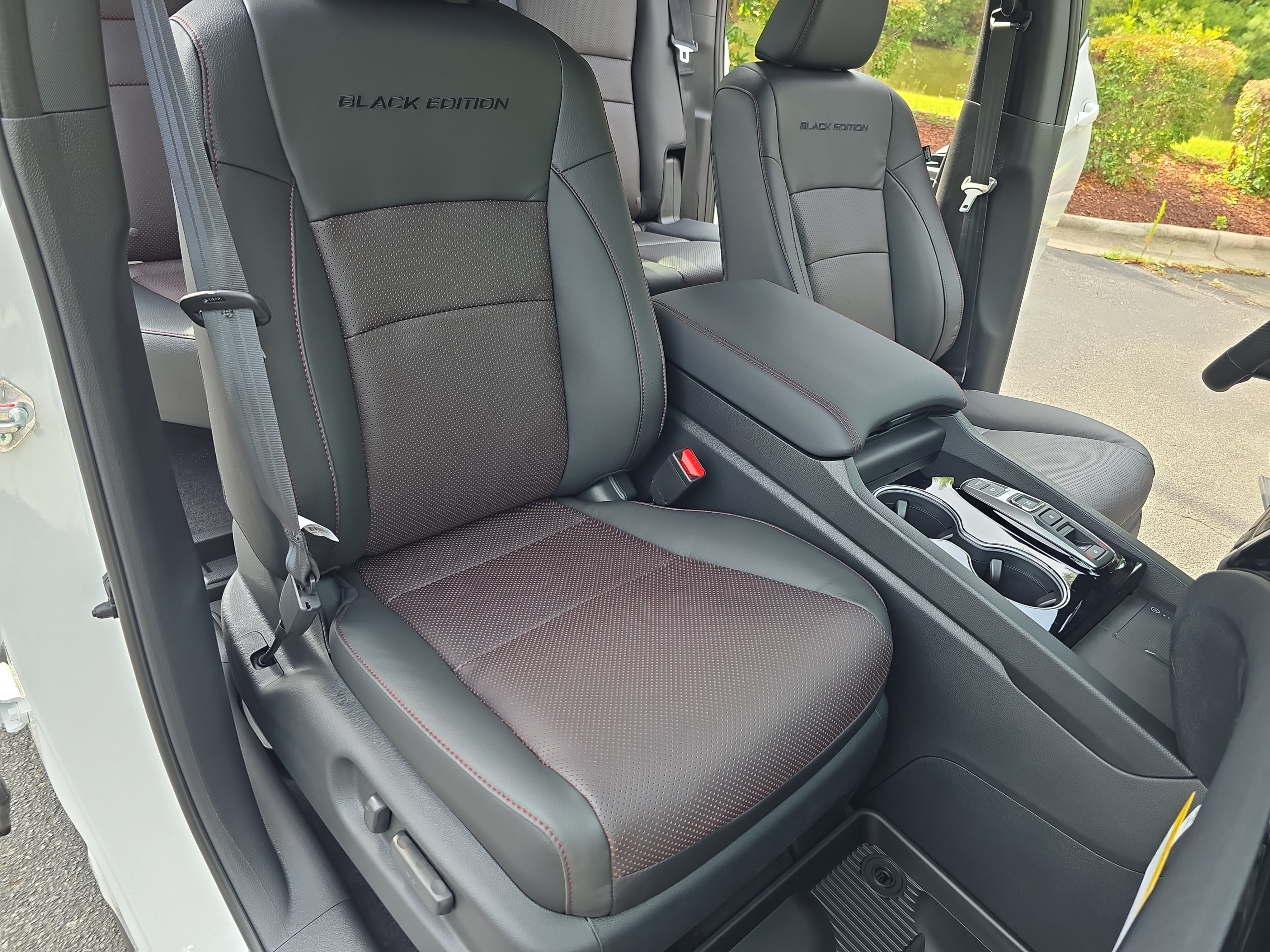 New 2026 Honda Ridgeline Black Edition image 10