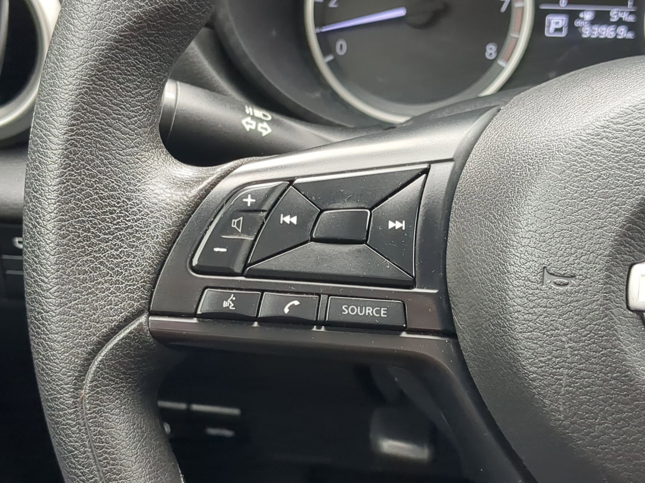 Used 2024 Nissan Versa S w/ Trunk Package image 18