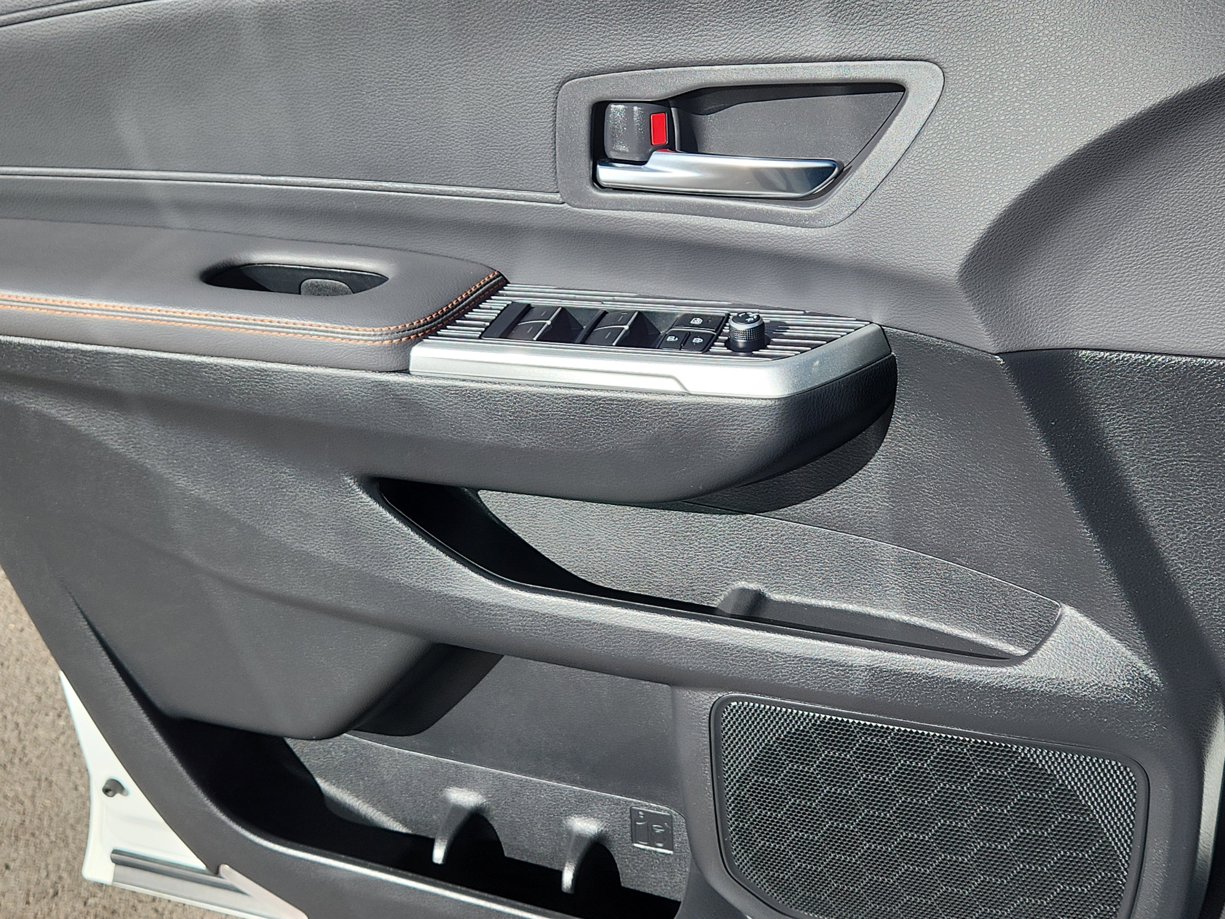 Certified 2022 Toyota Sienna XSE AWD/4WD image 7