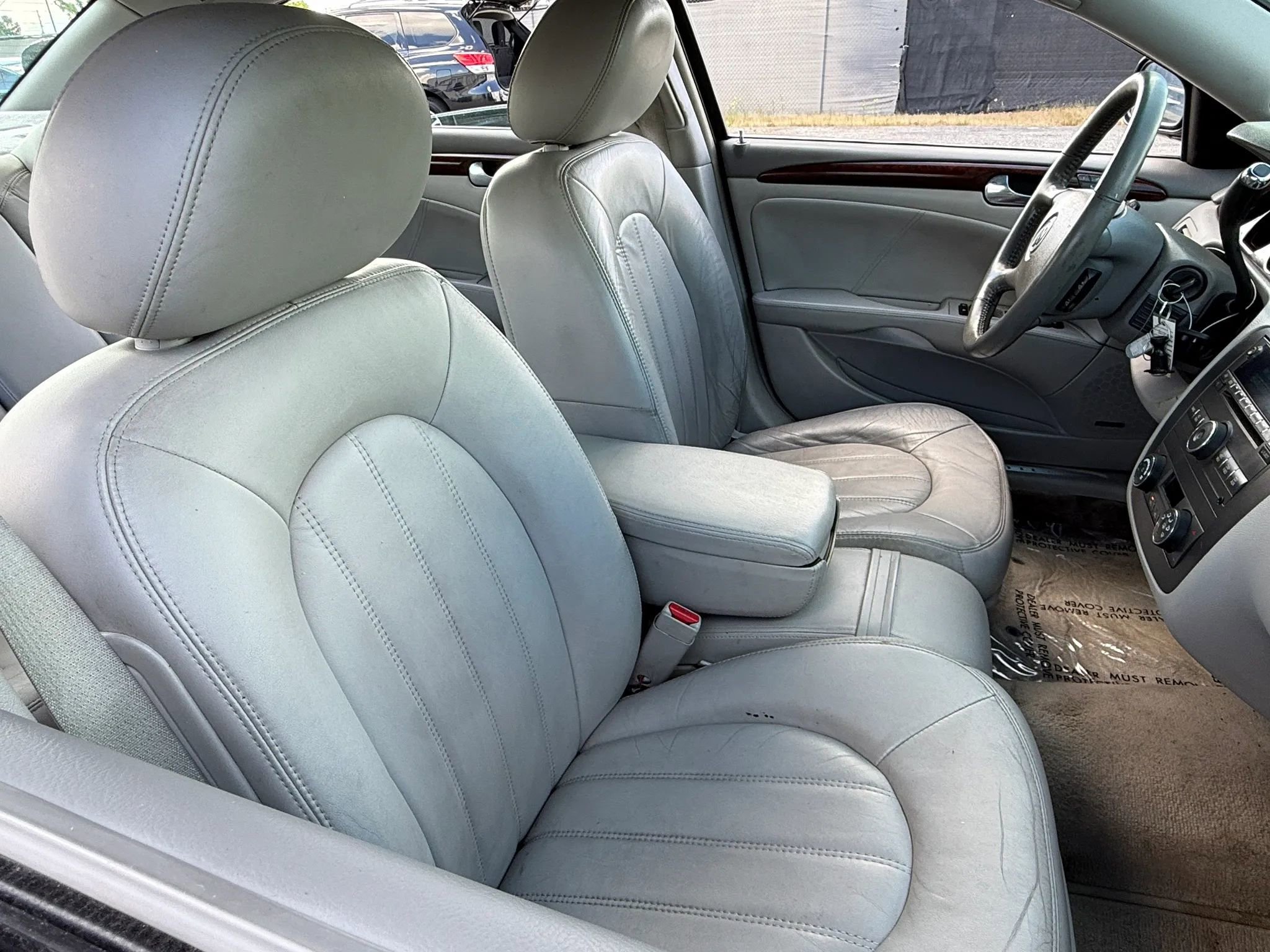 Used 2011 Buick Lucerne CXL FWD image 18