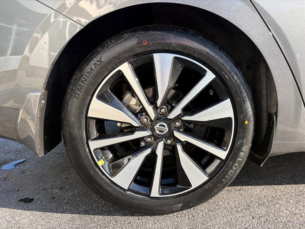 Certified 2021 Nissan Sentra SV w/ SV Premium Package image 27