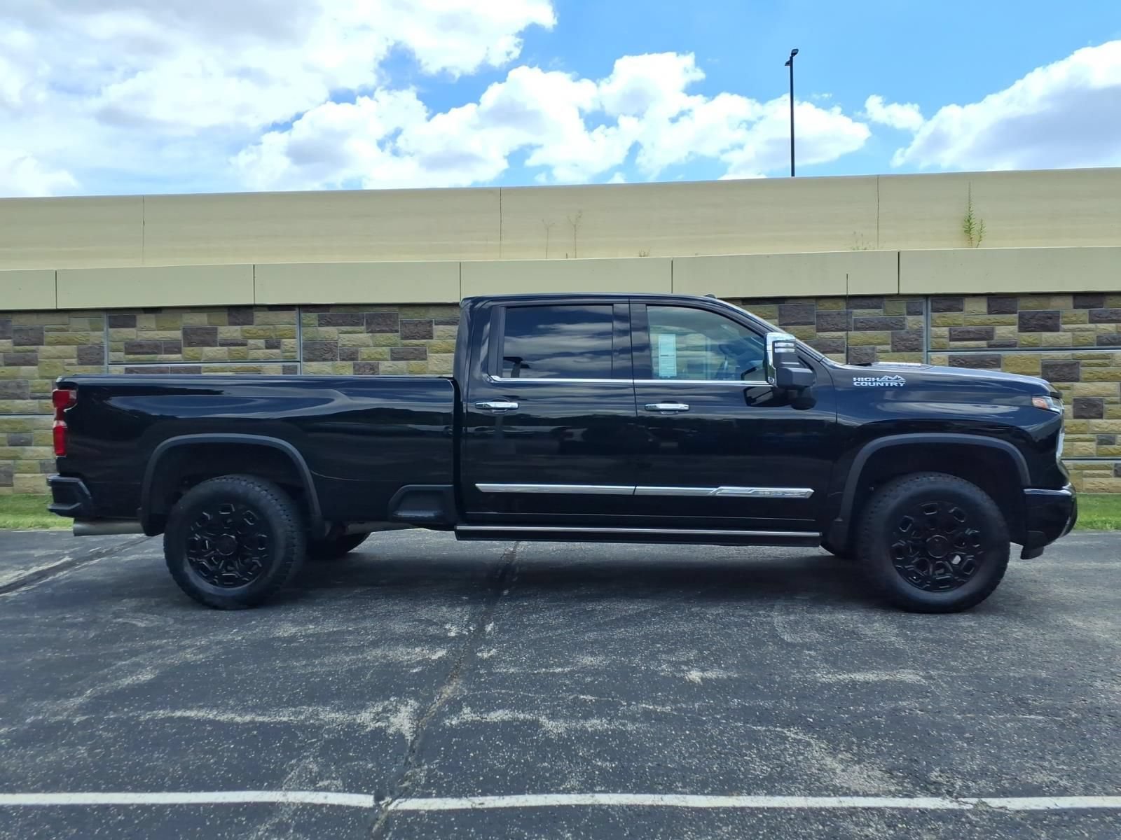 Used 2024 Chevrolet Silverado 3500 High Country w/ High Country Premium Package AWD/4WD image 12
