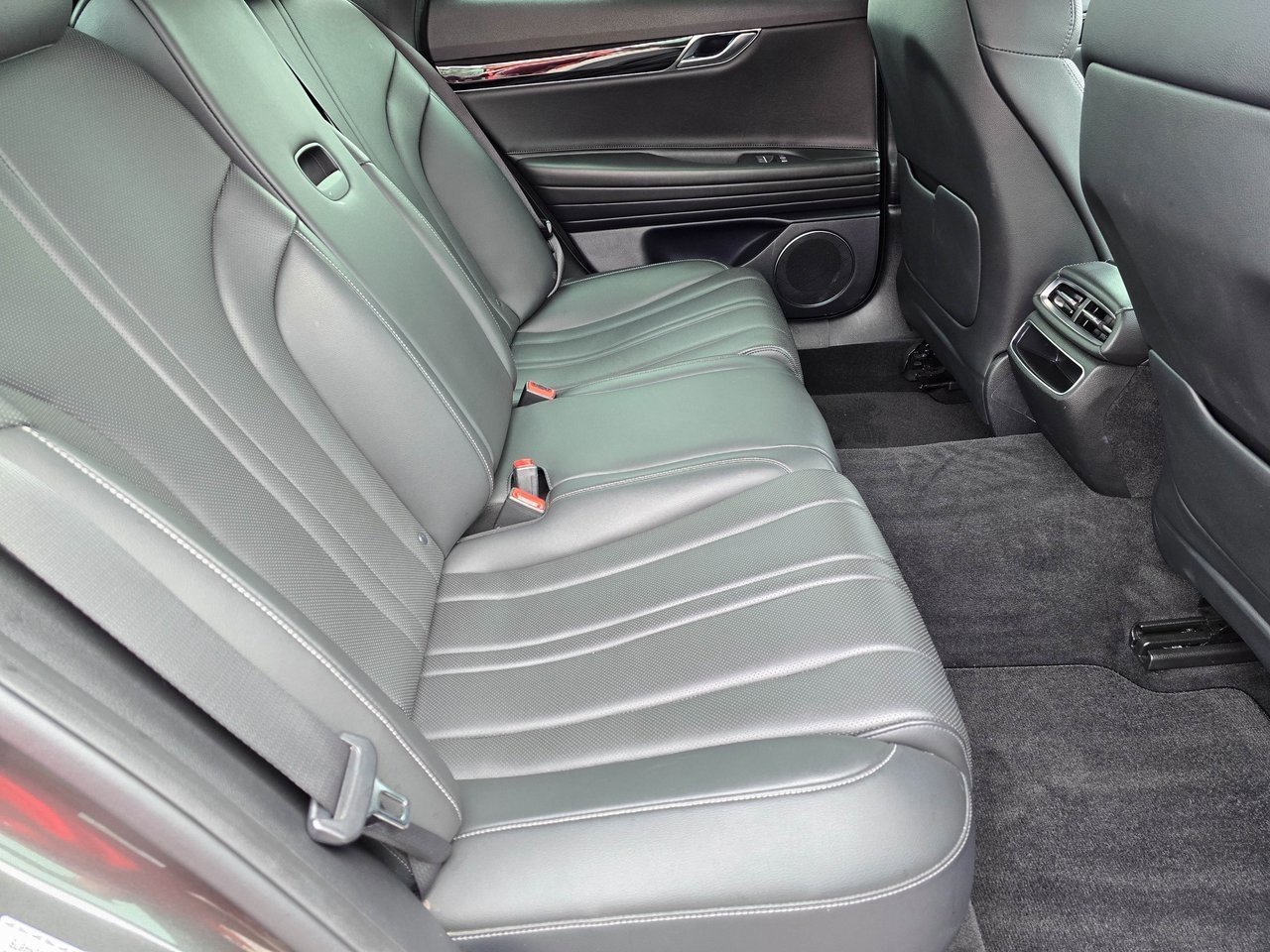 Used 2023 Genesis G80 2.5T image 39