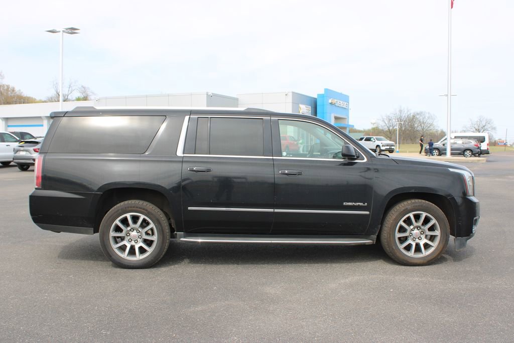Used 2020 GMC Yukon XL Denali RWD image 11