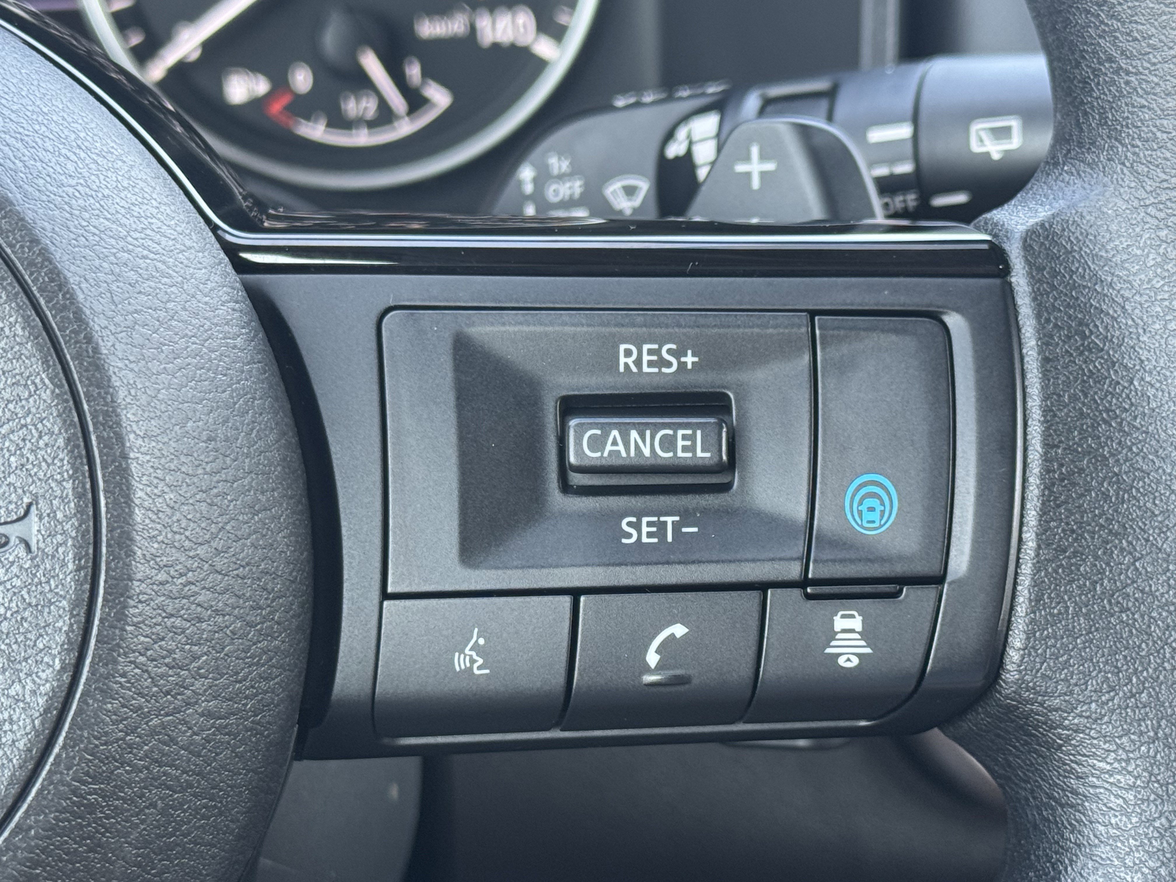 Used 2023 Nissan Rogue SV image 17