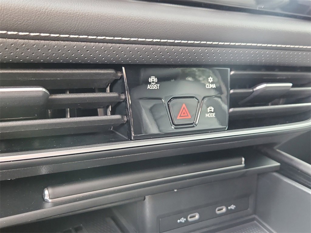 New 2025 Volkswagen Atlas Cross Sport SE image 14