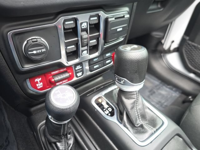 Used 2025 Jeep Wrangler Unlimited Rubicon 4xe w/ Safety Group AWD/4WD image 35