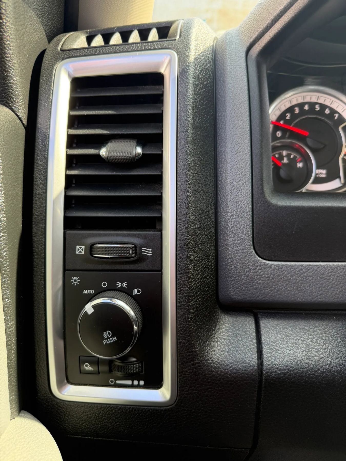 Used 2018 RAM 1500 Big Horn AWD/4WD image 21