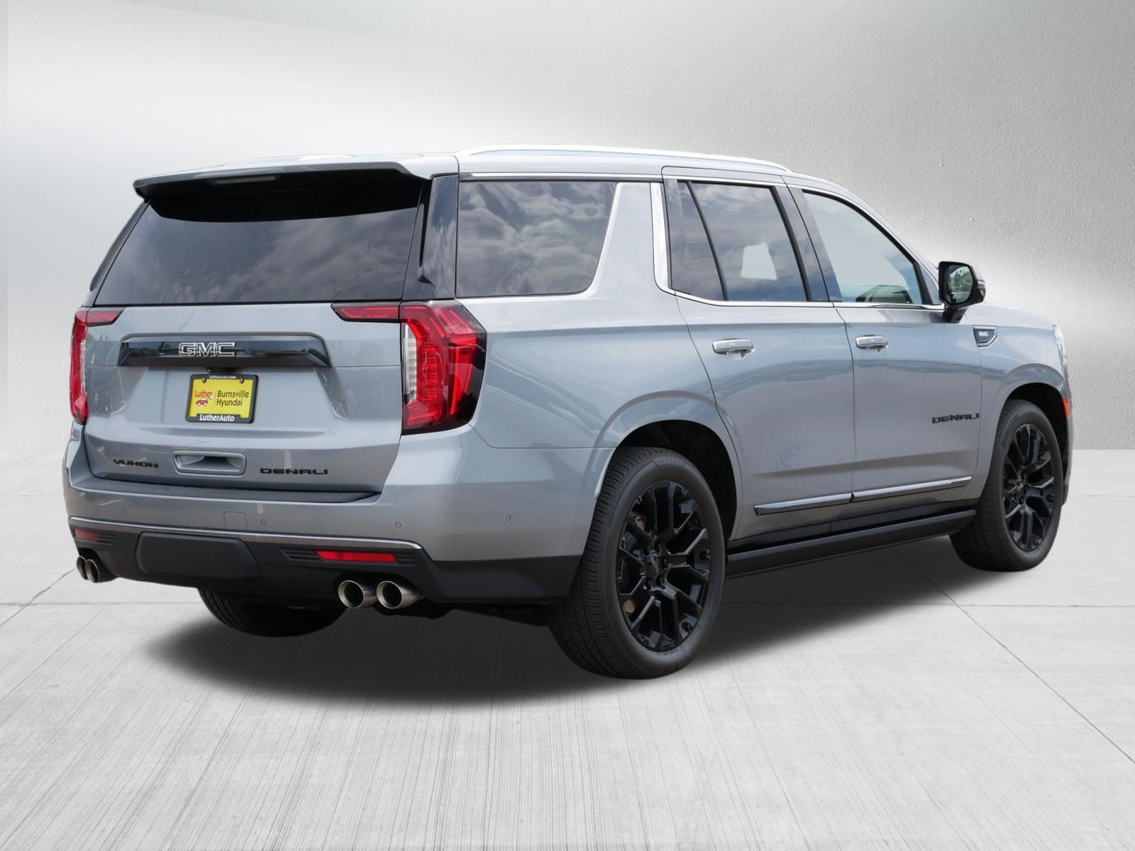 Used 2024 GMC Yukon Denali Ultimate AWD/4WD image 7