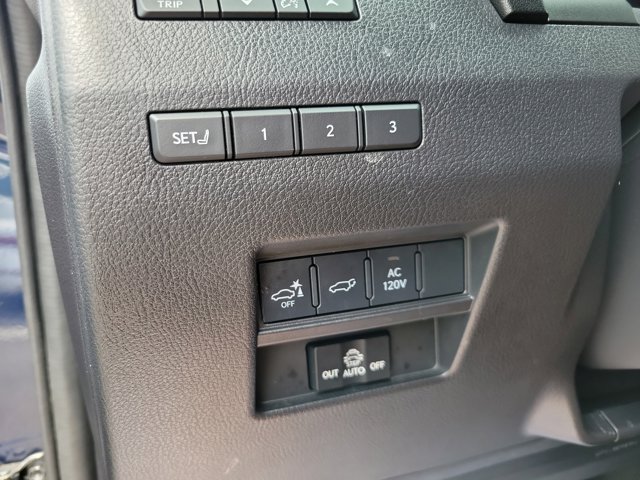 Used 2024 Lexus GX 550 w/ Accessory Package (Z1) AWD/4WD image 19