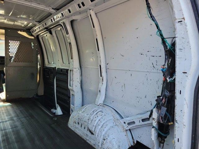 Used 2017 Chevrolet Express 2500 image 9