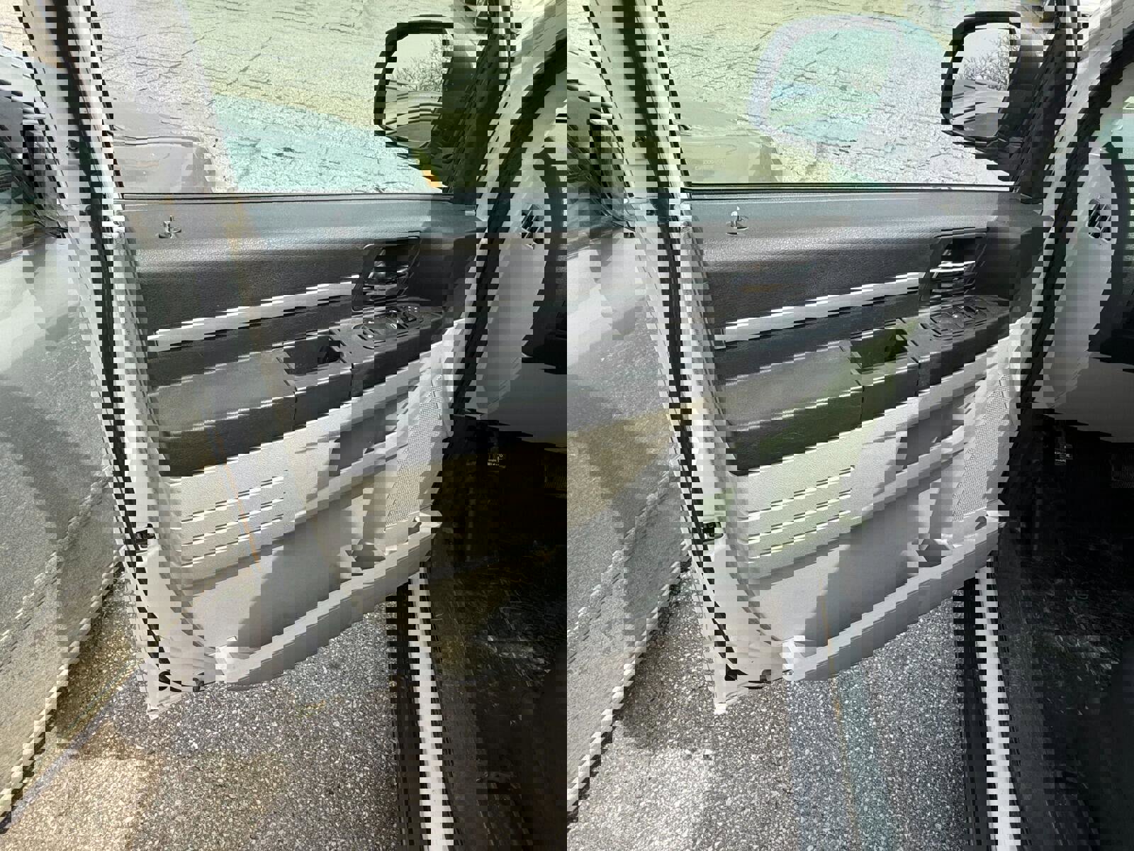 Used 2010 Dodge Grand Caravan image 5