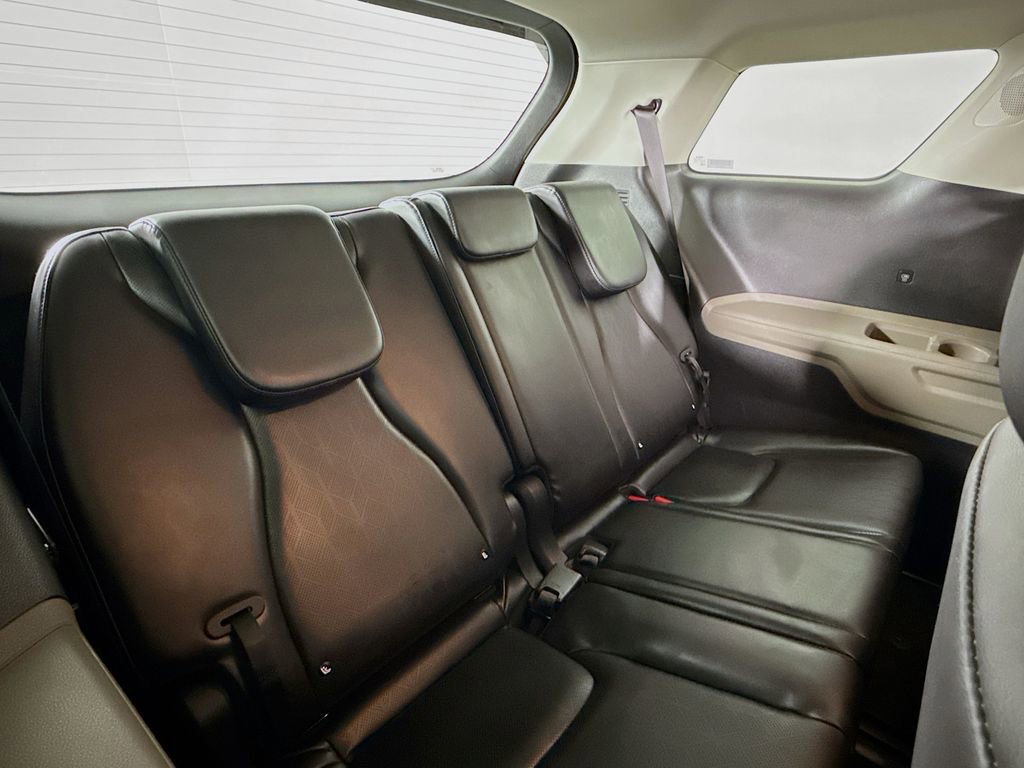 Used 2025 Kia Carnival image 30