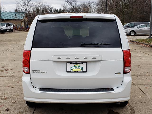 Used 2016 Dodge Grand Caravan SE image 4