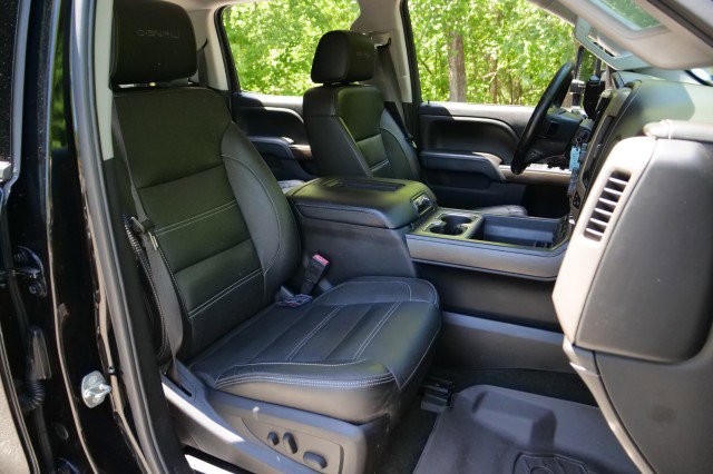 Used 2017 GMC Sierra 2500 Denali w/ Duramax Plus Package image 33