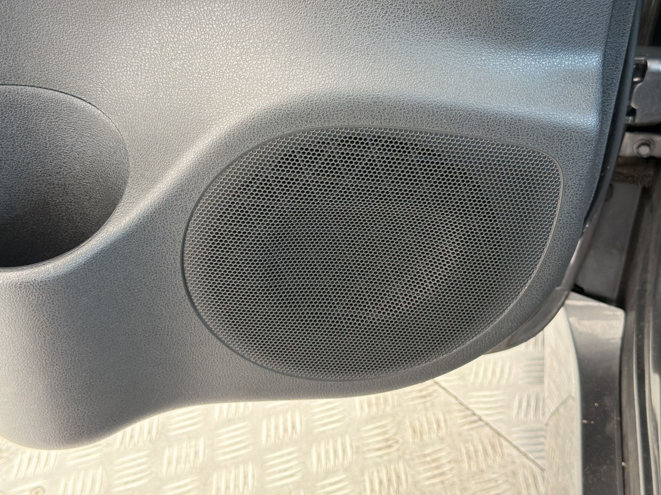Used 2025 Nissan Leaf S FWD image 25