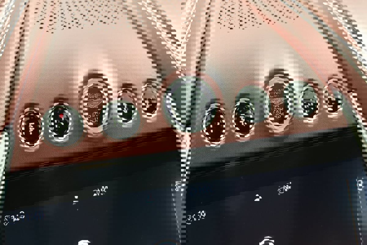 Used 2021 Aston Martin DBX image 6