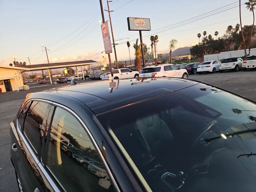 Used 2015 Ford Edge Titanium w/ Equipment Group 302A image 9