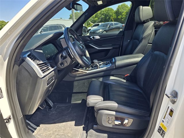 Used 2020 BMW X7 M50i w/ Dynamic Handling Package AWD/4WD image 16
