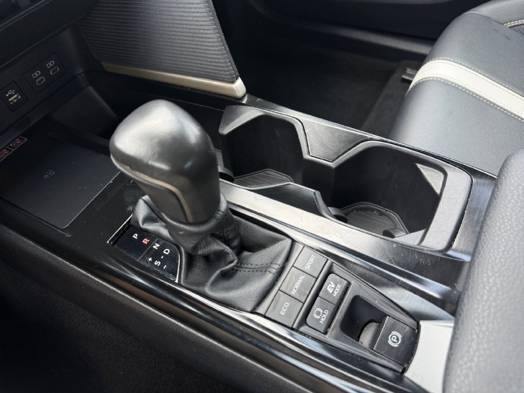 Used 2025 Toyota Camry SE FWD image 37