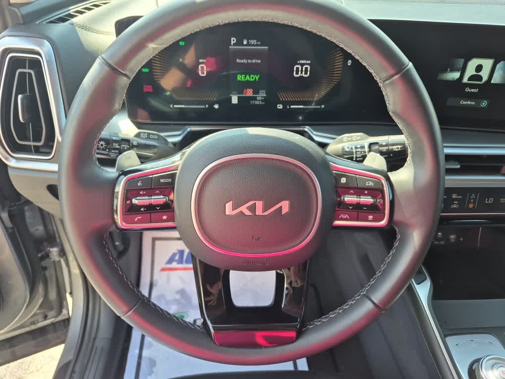 Used 2025 Kia Sorento EX AWD/4WD image 17