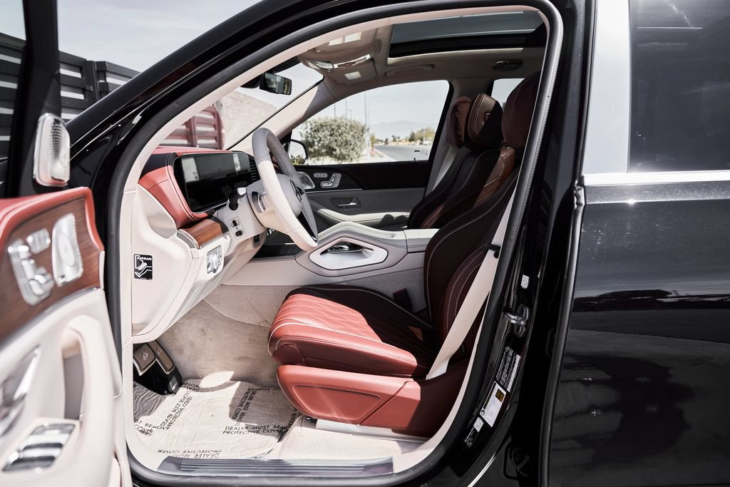 Used 2026 Mercedes-Benz Maybach GLS 600 4MATIC image 32
