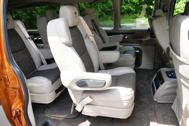 Used 2025 GMC Savana 2500 Extended w/ Driver Convenience Package RWD image 33