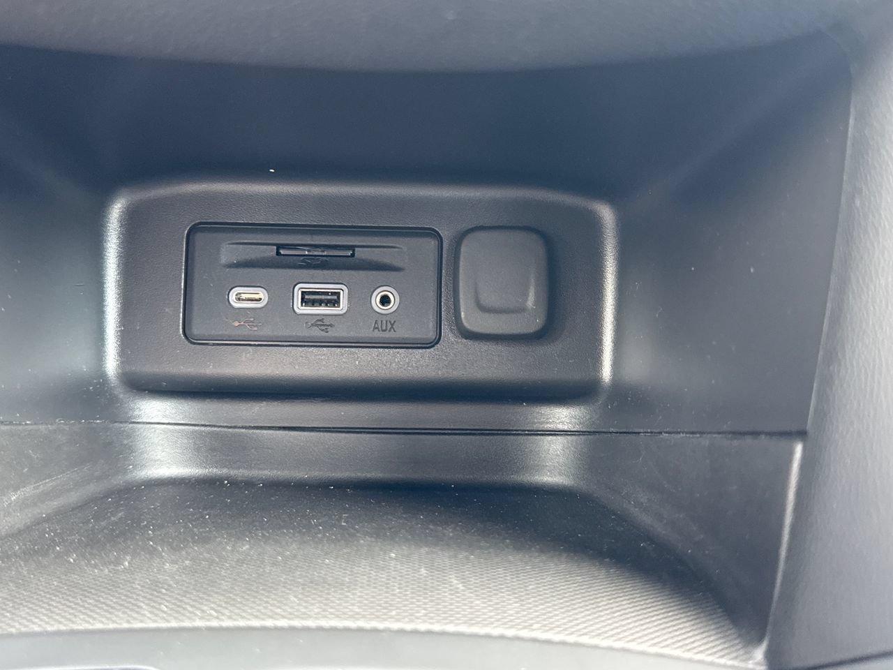 Used 2023 Chevrolet Equinox LT AWD/4WD image 23