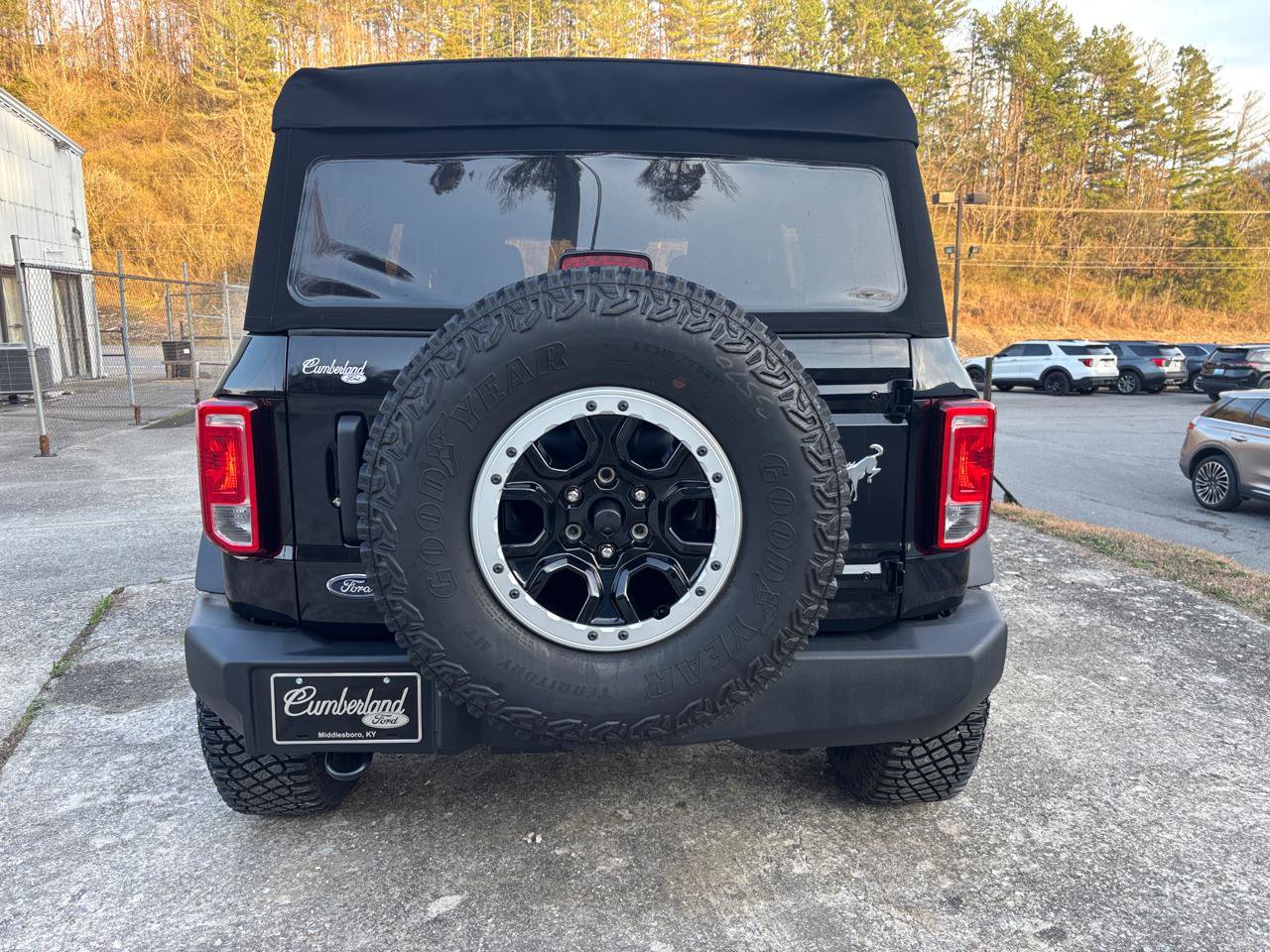 New 2025 Ford Bronco 4-Door image 3