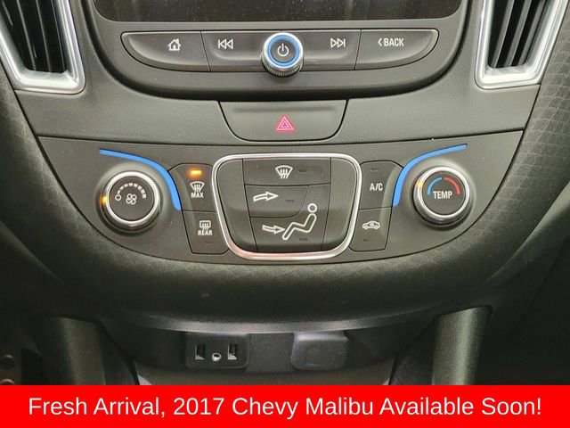 Used 2017 Chevrolet Malibu LT image 23