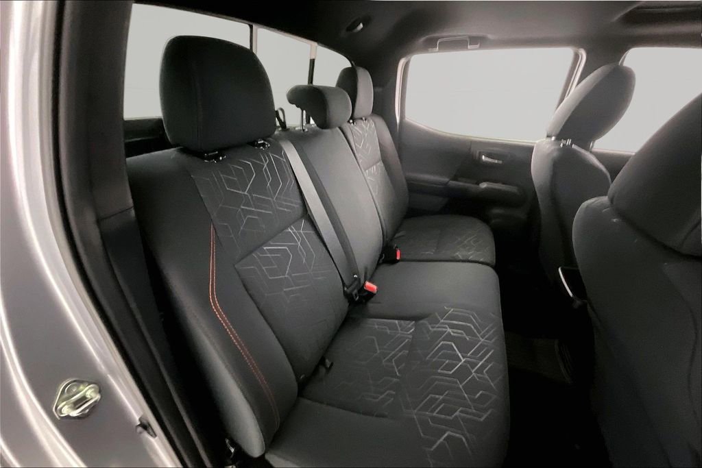 Used 2017 Toyota Tacoma TRD Off-Road w/ Premium & Technology Package image 21