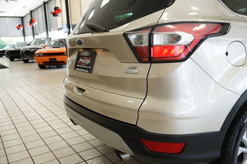 Used 2017 Ford Escape SE FWD image 15