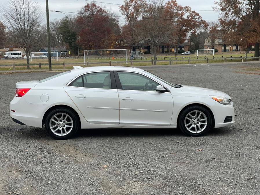Used 2016 Chevrolet Malibu LT image 7