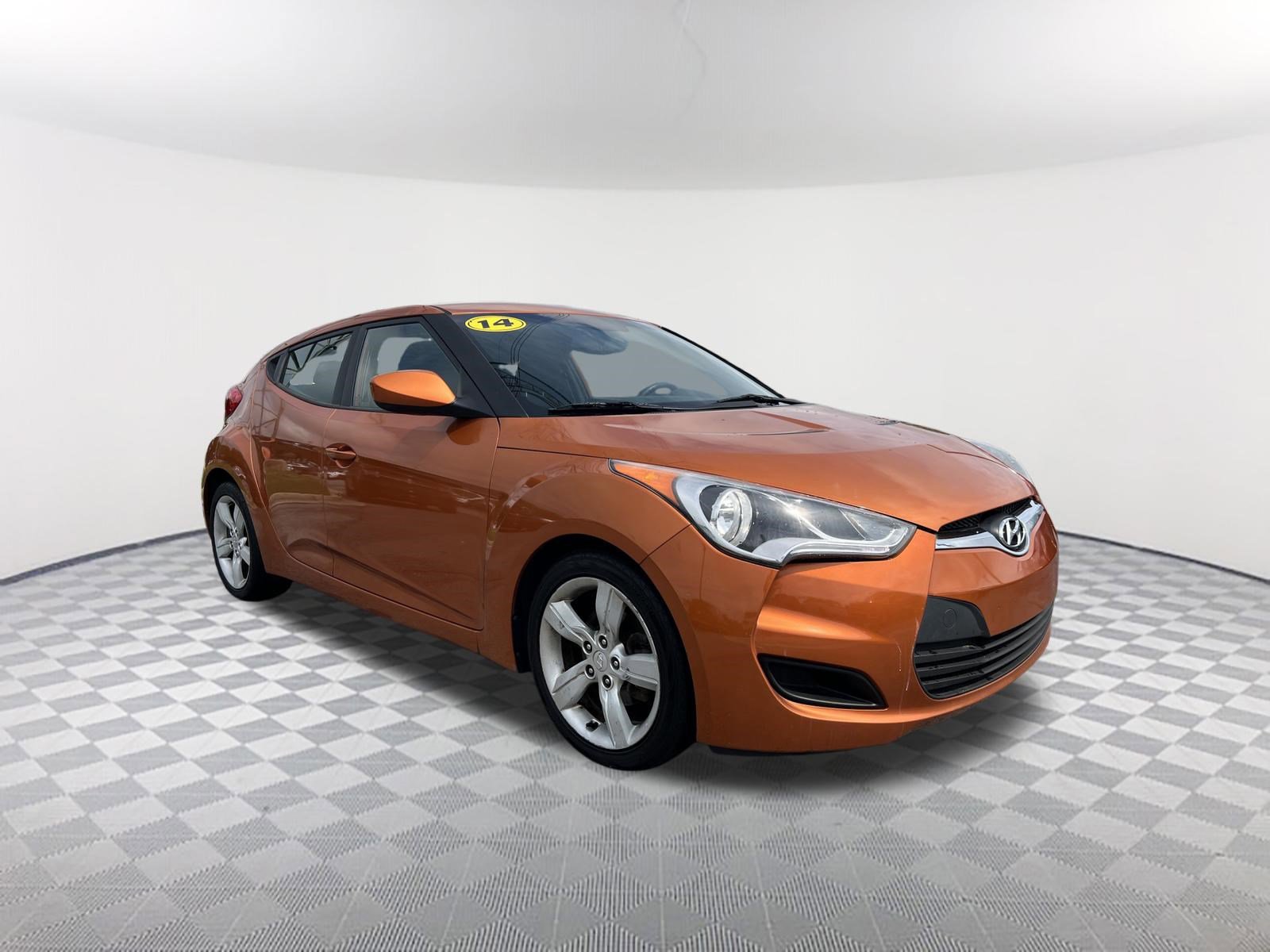 Used 2014 Hyundai Veloster FWD image 3